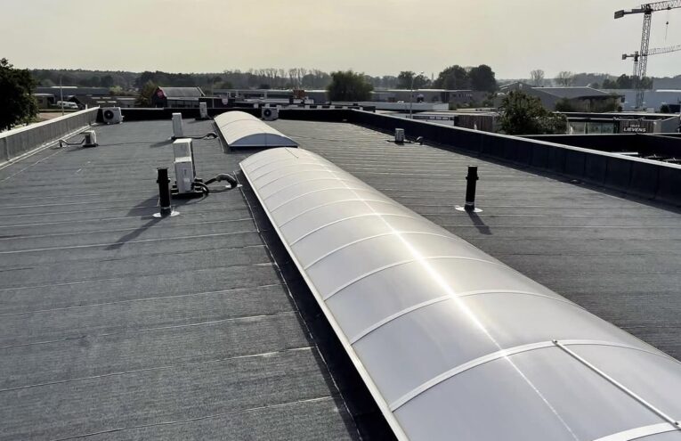 Étanchéité de toiture plate sur bâtiment réalisée dans le Nord de la France