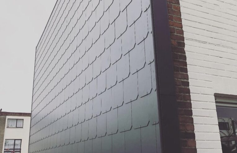 Bardage de façade de maison réalisé par un professionnel dans le Nord de la France