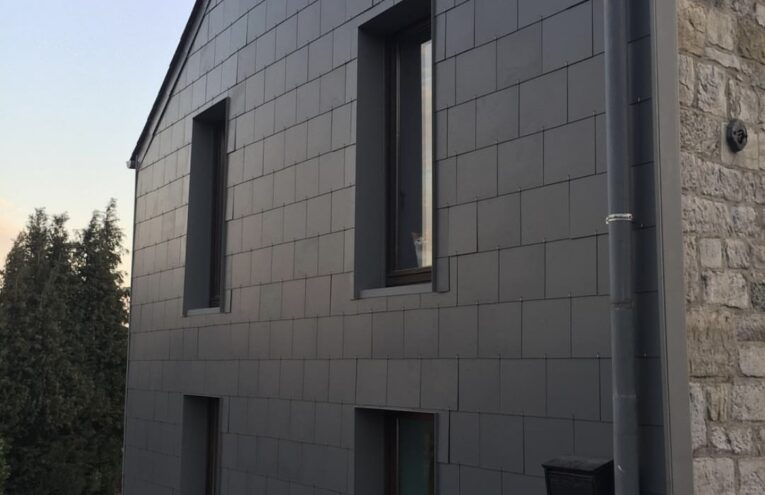 Bardage moderne sur façade de maison réalisé dans le Nord de la France