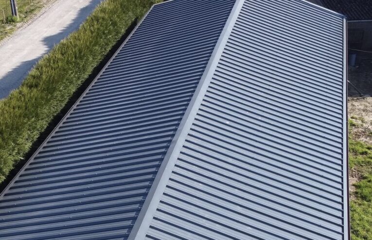 Bardage métallique sur bâtiment industriel réalisé dans le Nord de la France