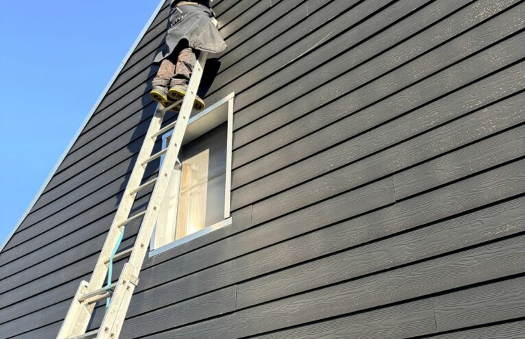 Bardage extérieur maison réalisé par couvreur à Lille