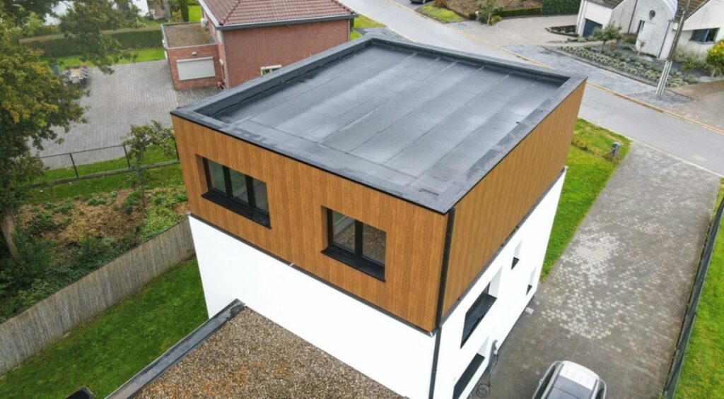 Toiture plate maison réalisée par couvreur à Douai