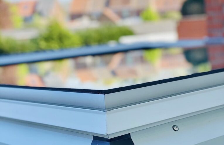 Détail d'étanchéité de toiture plate réalisé par un spécialiste dans le Nord de la France