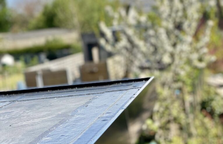 Étanchéité de toiture plate réalisée sur une maison dans le Nord de la France