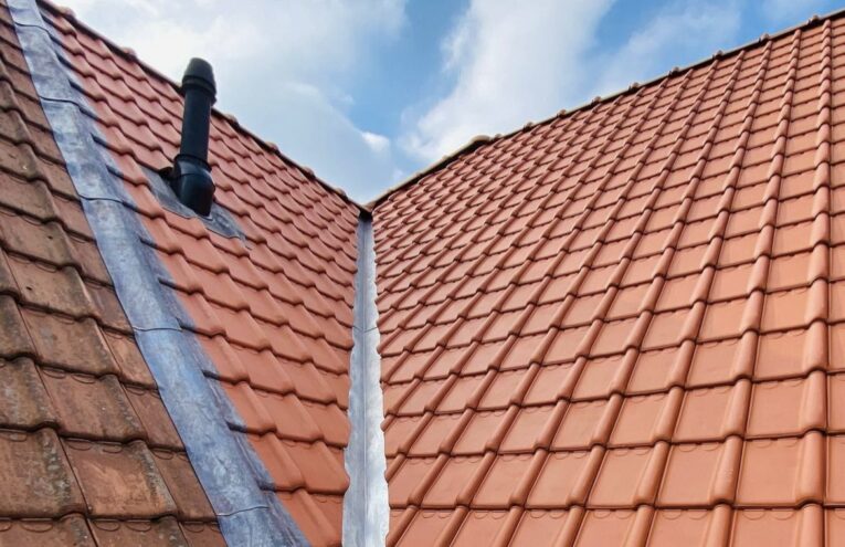 Noue de toiture en zinc réalisée par un couvreur zingueur dans le Nord de la France